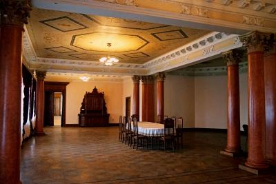Інтер'єр бенкетної зали Качанівського палацу