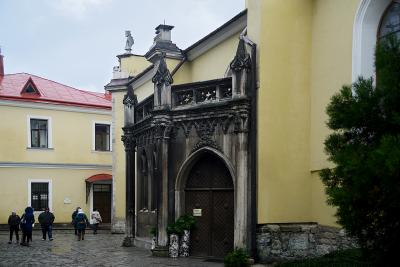 Кафедральный костел в Каменце-Подольском снаружи