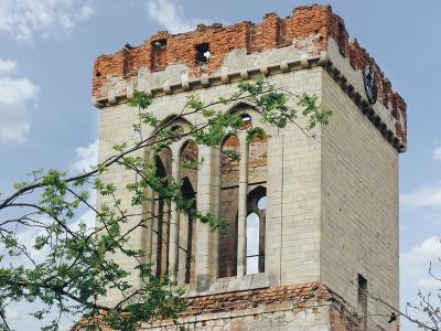 Руины башни костела Пресвятой Троицы в Подгайцах