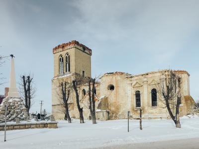 Руины костела в Подгайцах без крыши
