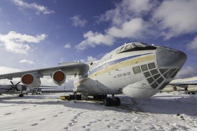 Военно-транспортный самолет Ил-76 в Государственном музее авиации в Киеве
