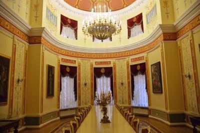 Античная столовая во дворце К. Разумовского