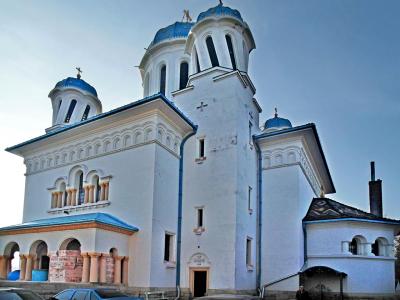 Общий вид церкви Святого Николая в Черновцах