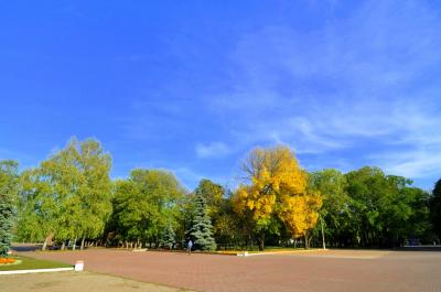 Парк возле крепости святой Елизаветы в Кропивницком
