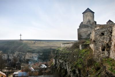 Панорама с крестом и Папской башней Каменец-Подольской крепости
