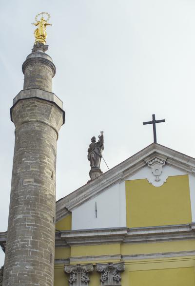 Мінарет біля костелу Петра і Павла у Кам'янці-Подільському