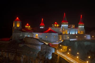 Каменец-Подольская крепость ночью