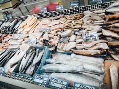 Прилавок з рибою на одеському ринку Привоз