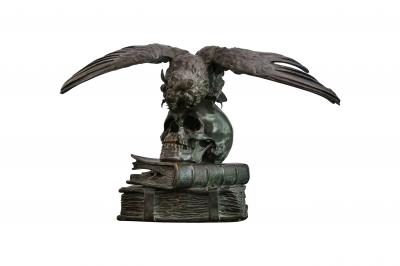 Скульптура "Мудрість перемагає смерть" в Острозькому замку