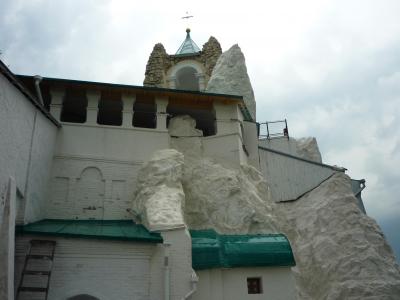 Наскальные сооружения Свято-Успенской Святогорской лавры