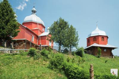 Церква святого Миколая поруч із музеєм Тустані